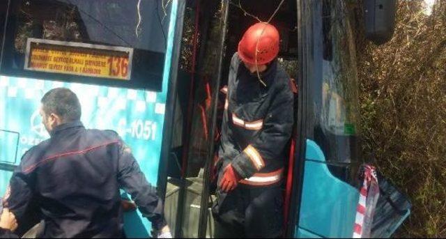 &Ouml;zel Halk Otob&uuml;s&uuml; Yol Kenarındaki Kadınları Ezdi;1 &Ouml;l&uuml; 1 Yaralı 1