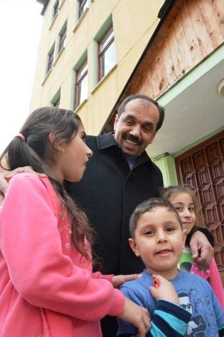 Ak Parti Trabzon Milletvekili Adayları Muhammet Balta Ve Ayse Sula Köseoğlu Pazarcı Esnafı İle Buluştu G4