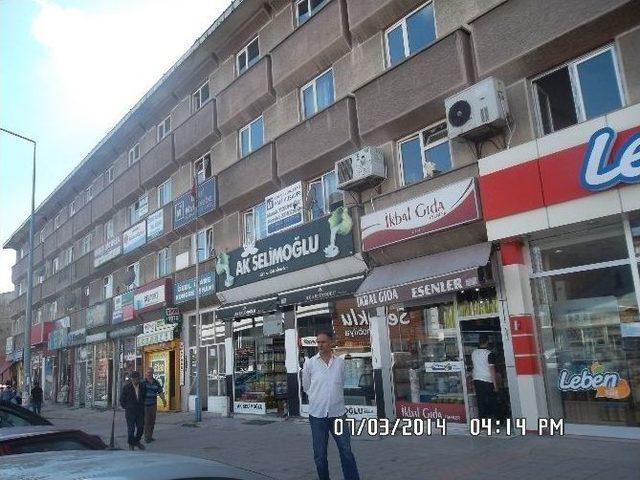 Kongre Caddesinde, Kaldırım Ve Yol İşgaline Son Verildi 1