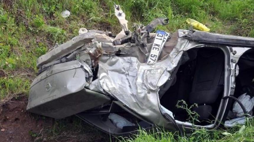 Osmaniye'de Otomobil Takla Attı: 2'si Ağır 3 Yaralı