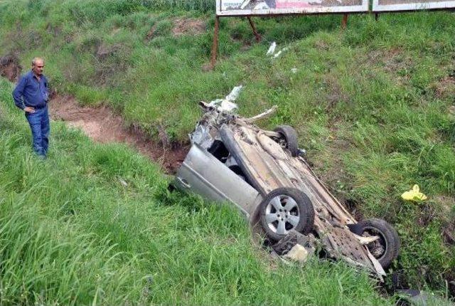 Osmaniye de Otomobil Takla Attı: 2 si Ağır 3 Yaralı 2