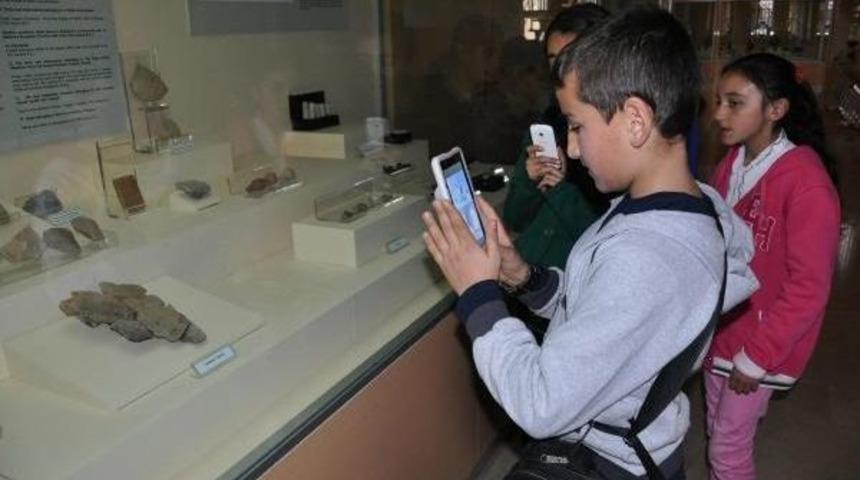 Tablet Bilgisayarlarla Tarihi Tabletleri G&ouml;r&uuml;nt&uuml;lediler