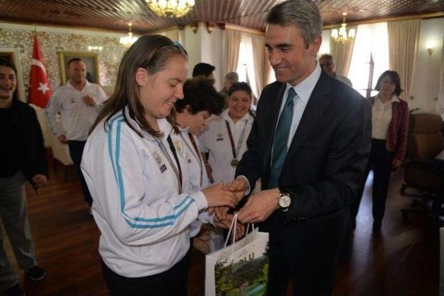 Özel Öğrencilerden, Bolu Valisi Aydın Baruş’a Ziyaret