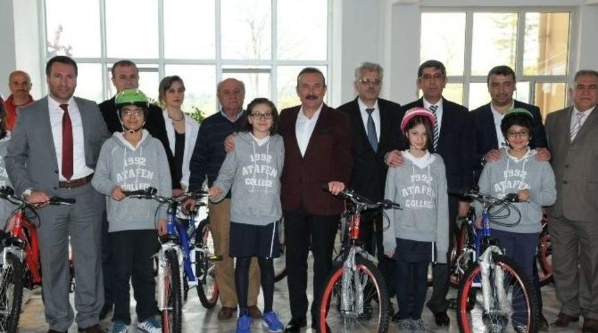 İzmit Belediyesi &Ouml;zel- Devlet Okulu Ayrımı Yapmıyor