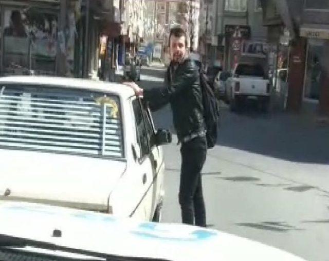 Patenli Gencin Otomobile Tutunarak Tehlikeli Yolculuğu 3