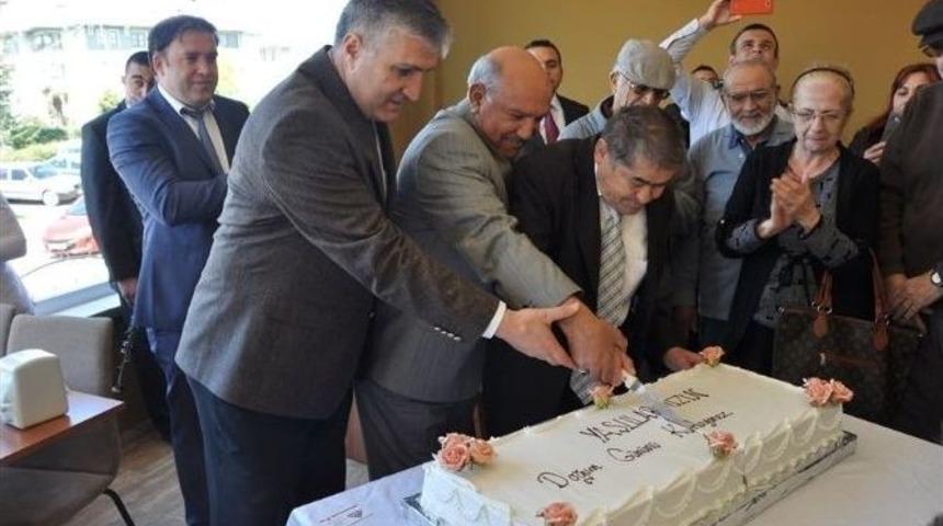 Huzurevi Sakinlerine Doğum G&uuml;n&uuml; Partisi