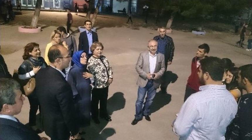 Vali Yaman &Ouml;ğrencilerle Buluştu