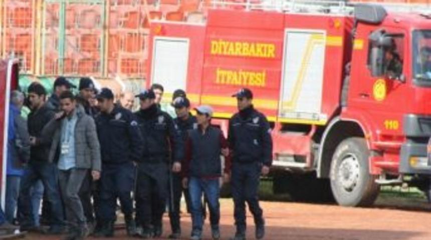 5 Lira Vermemek İ&ccedil;in 500 Liradan Oldular