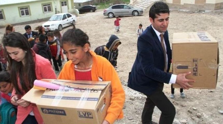 &Ouml;ğrencilerin Oyuncak Sevinci