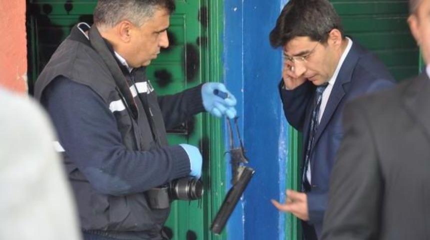 Nişanlı Kız, Dedesinin T&uuml;feğiyle Intihar Etti