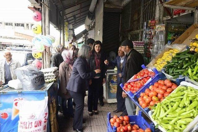 Başkan Kışanak, İtfaiye Aracını Lice’ye Teslim Etti