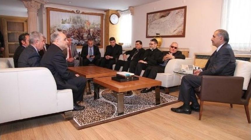 Fran&ccedil;ois Yakan Vali Ko&ccedil;ak&rsquo;ı Ziyaret Etti