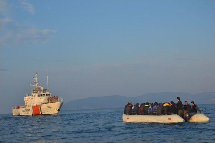 Türk Sahil Güvenliği 513 Göçmeni Kurtardı