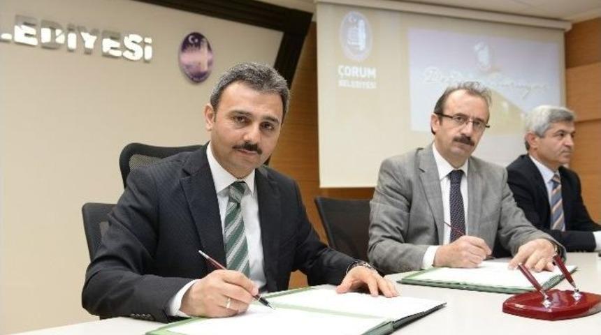 &Ccedil;orum Kent Meydanı İ&ccedil;in İmzalar Atıldı