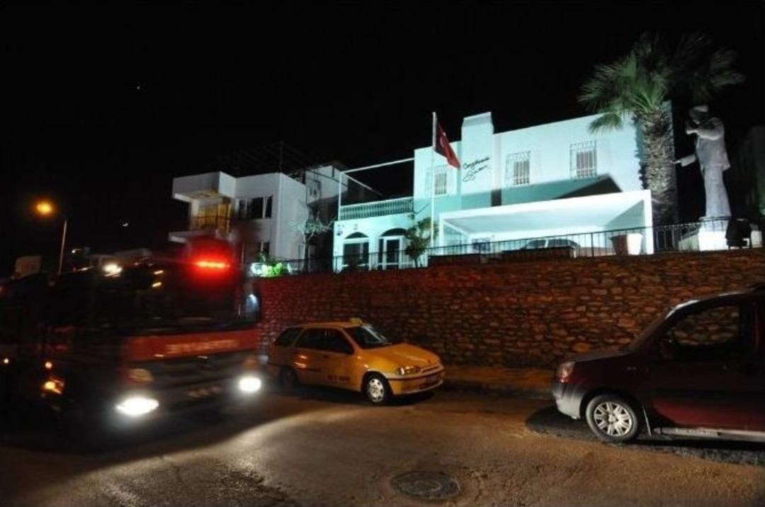 Zeki M&uuml;ren M&uuml;zesi&rsquo;nde Yangın Var İhbarı Paniğe Neden Oldu