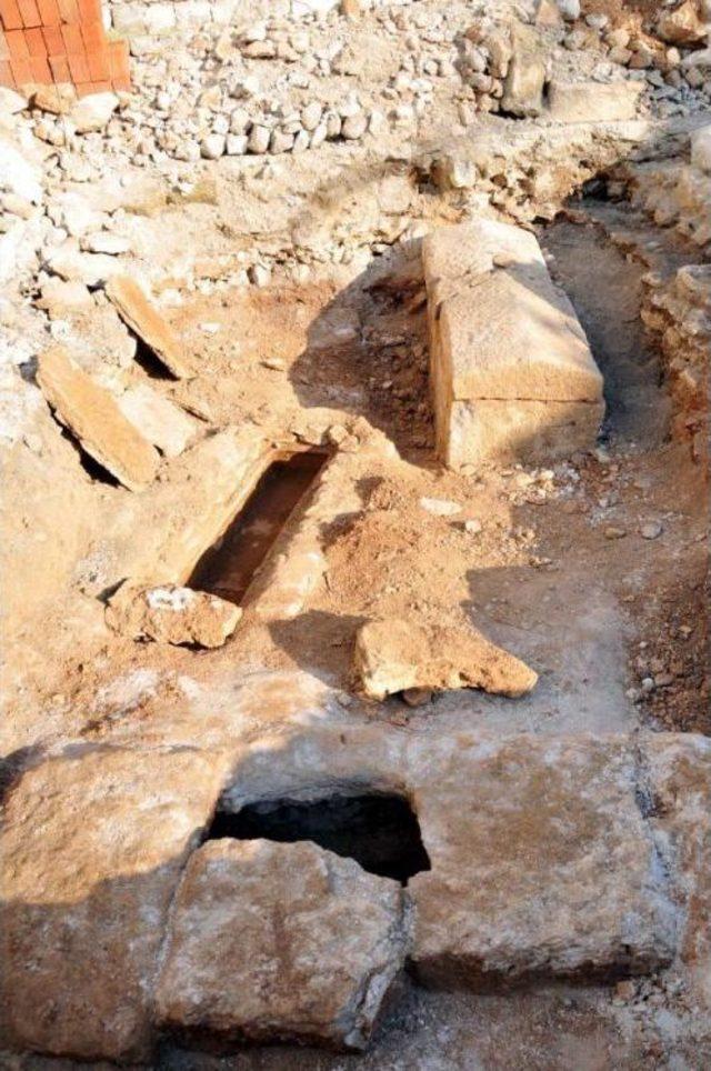 Bodrum'daki Kazılarda Halikarnassos Nekropolü'ne Işaret Eden Bulgulara Rastlanıldı