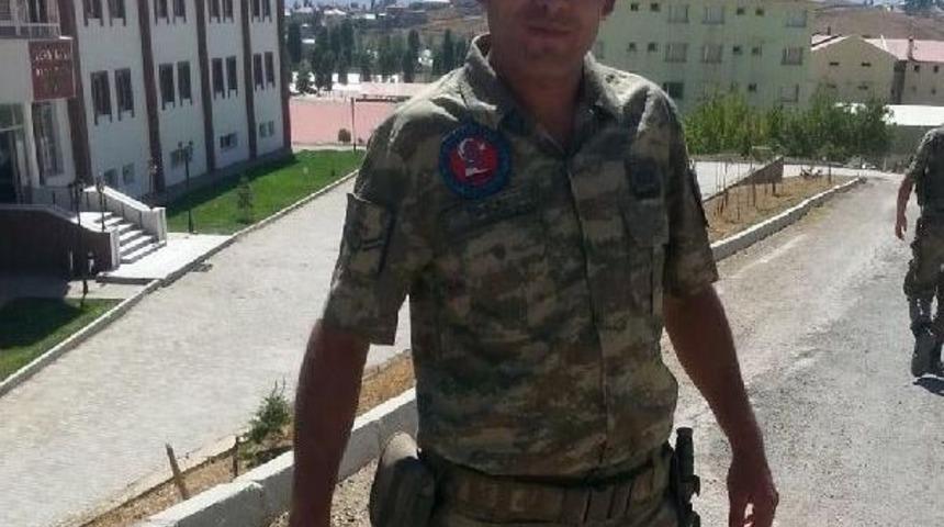 Sivaslı Uzman &Ccedil;avuş Birliğinde Intihar Etti(2)