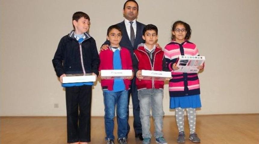 Yunak&rsquo;ta &Ouml;ğrencilere &Ouml;d&uuml;l T&ouml;reni