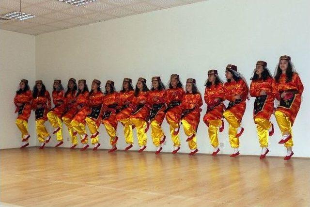 Yunak&rsquo;ta &Ouml;ğrencilere &Ouml;d&uuml;l T&ouml;reni 1