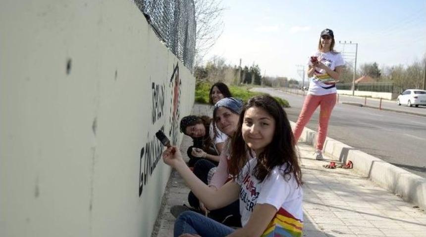 Tog &Uuml;yelerinden Ticaret Borsası B&ouml;lcek İlk Ve Ortaokulu&rsquo;nda Boyama Şenliği