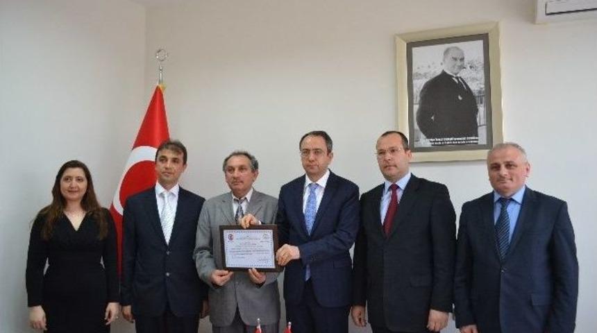 &Ccedil;erkezk&ouml;y&rsquo;de &Ouml;rnek İş Yerlerine Sertifika Verildi