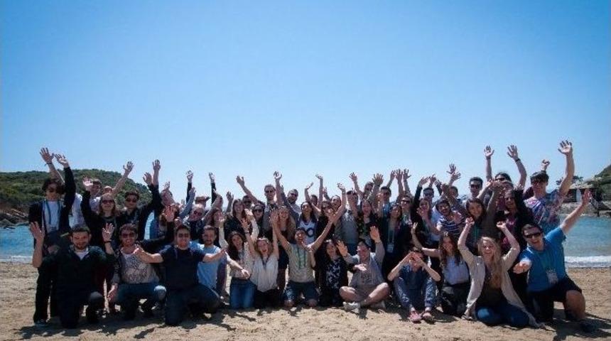 Geleceğin Parlamenterleri İzmir&rsquo;de Buluştu