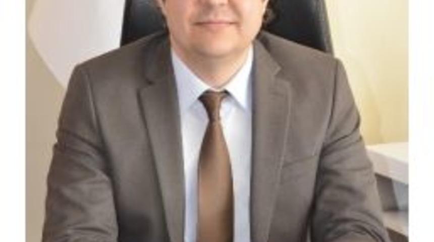 Prof.dr. D&uuml;ndar: "boyu Kısa Olan Kızlar Mutlaka Doktora Başvursun"