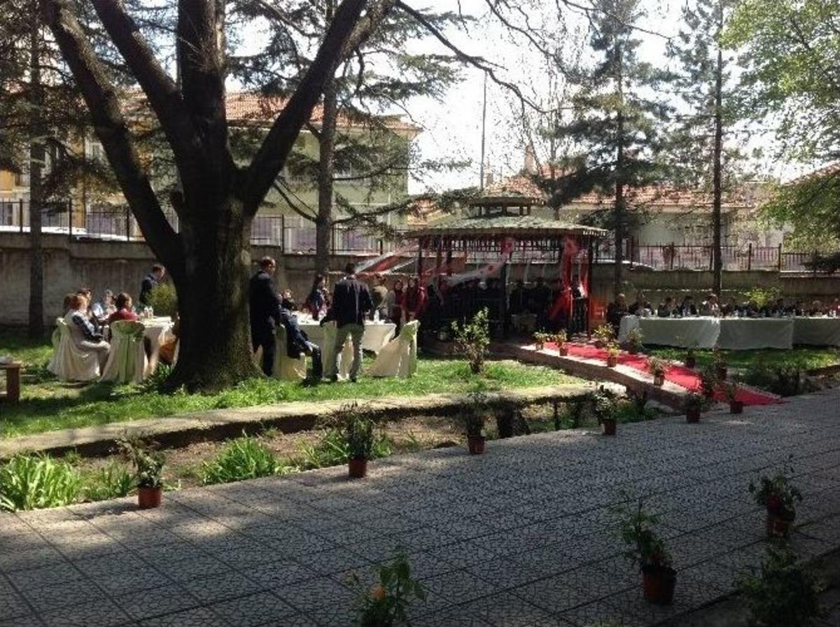 &Ccedil;ankırı&rsquo;da Rahmet Damlaları Altında Hadisler Sokağı A&ccedil;ıldı