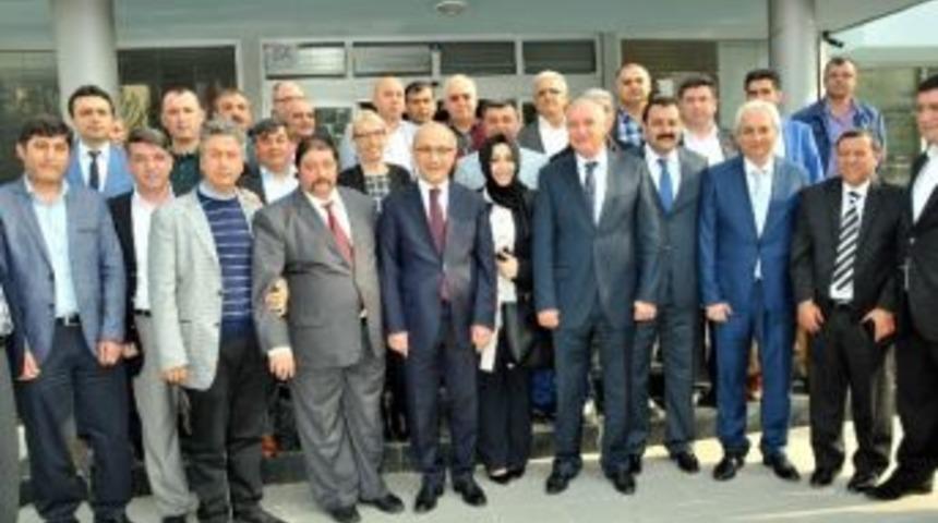 Ak Partili L&uuml;tfi Elvan, Aesob Y&ouml;netimiyle Bir Araya Geldi