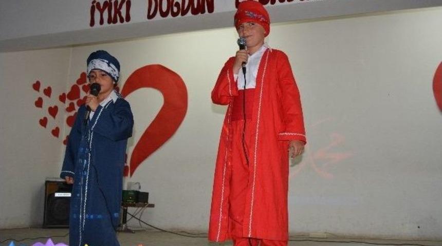 İlk&ouml;ğretim Okulu &Ouml;ğrencileri Kutlu Doğum Programı Yaptı