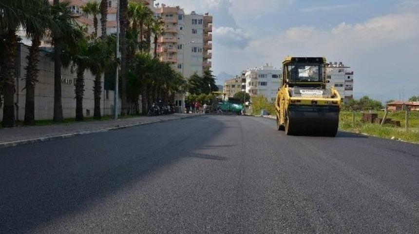 Konyaaltı Belediyesi&rsquo;nin 2015 Yılı Hedefi 15 Kilometre Sıcak Asfalt