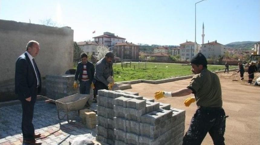 Sungurlu Belediyesi Yol Ve Kaldırım &Ccedil;alışmalarına Hız Verdi