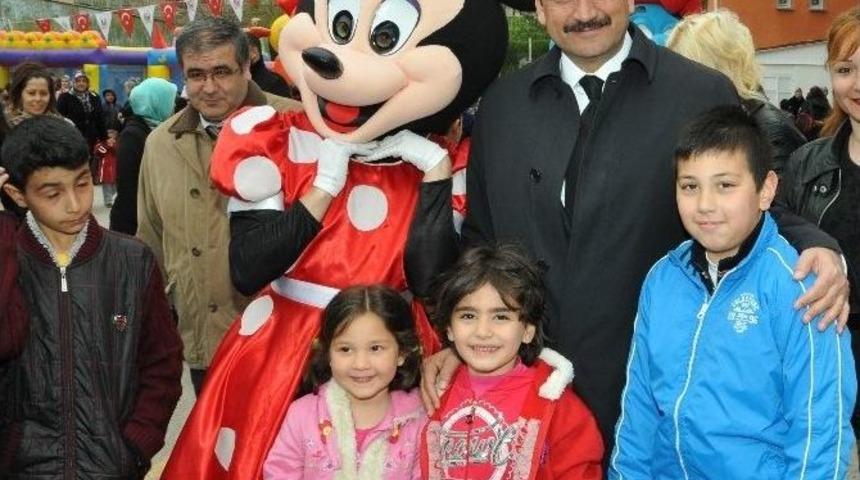 Başkan Ak Oyun Alanında &Ccedil;ocuklarla Bir Araya Geldi
