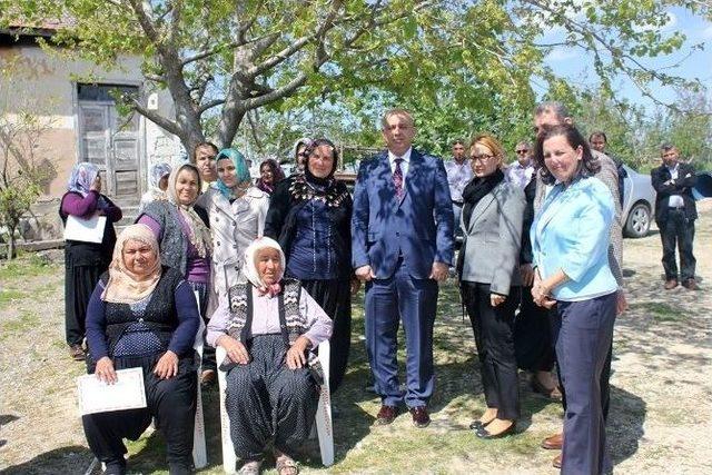 Kadın &Ccedil;ift&ccedil;ilere Sertifika 1