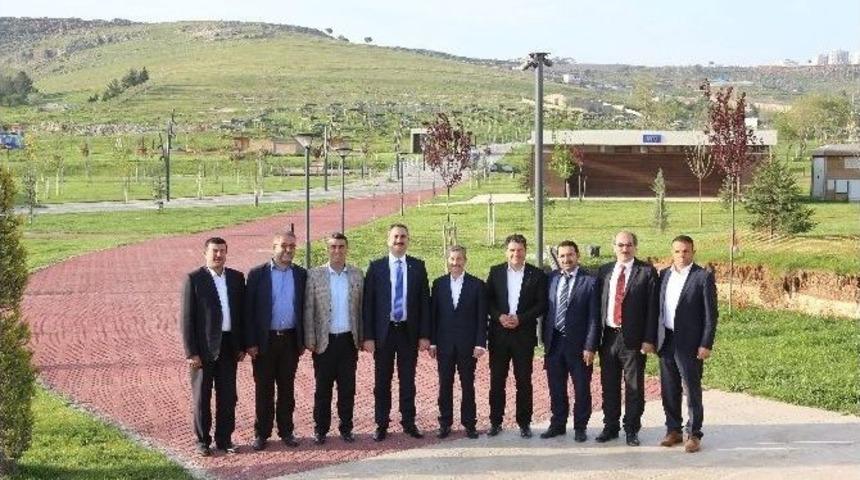 Abdulhamit G&uuml;l: Yeşilvadi G&ouml;rkemli Ve &Ccedil;ok G&uuml;zel Bir Park