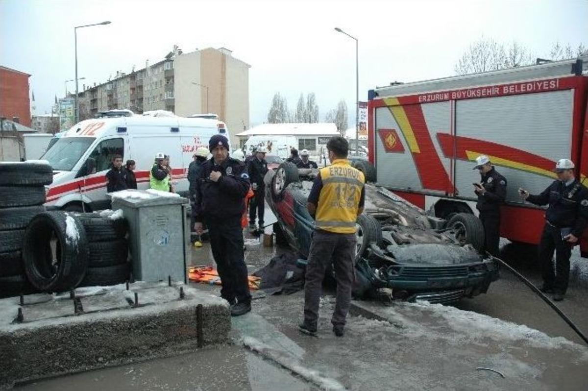 Takla Atan Otomobilde Sıkışan Gen&ccedil; &Ouml;ld&uuml;
