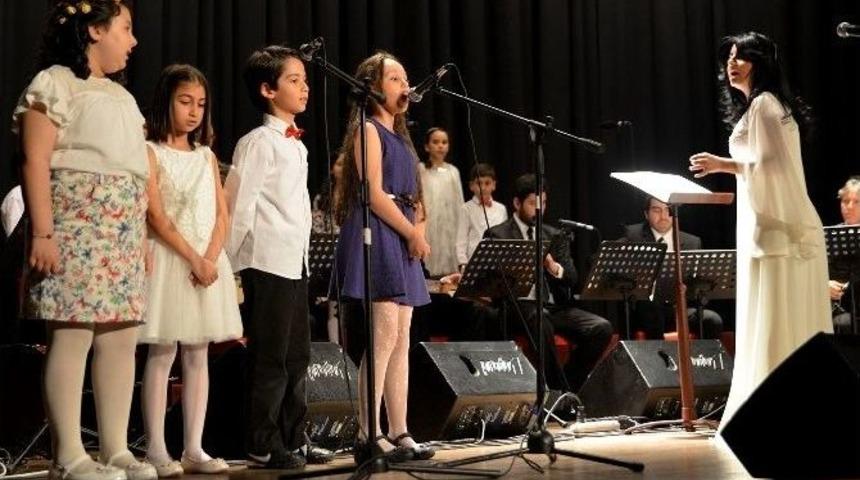 &Ccedil;ocuk Ve Gen&ccedil;lik Korosu&rsquo;ndan 23 Nisan Konseri