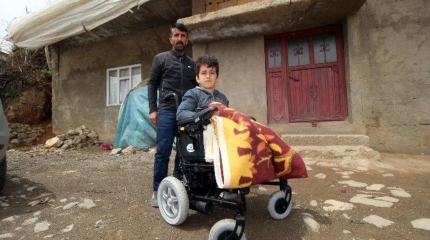 Tekerlekli Sandalyeyle &Ouml;zg&uuml;rl&uuml;ğ&uuml;ne Kavuştu