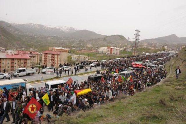 Kobani de &Ccedil;atışmada &Ouml;len Ypg li, Hakkari de Toprağa Verildi 2
