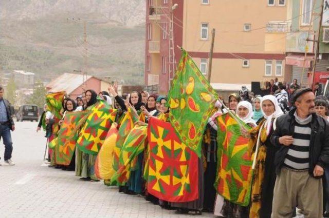 Kobani de &Ccedil;atışmada &Ouml;len Ypg li, Hakkari de Toprağa Verildi 3