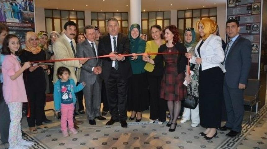 &lsquo;aşk&rsquo;ı Niyaz&rsquo;ın A&ccedil;ılışını Başkan &Ccedil;er&ccedil;i Yaptı