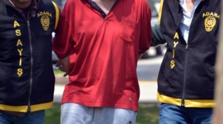 Eşini Bı&ccedil;akla Yaralayıp Kendini Eve Kilitledi (2)