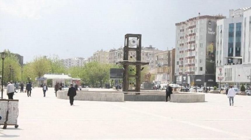 Vatandaşlar Partilerin Vaatlerini Yorumladı
