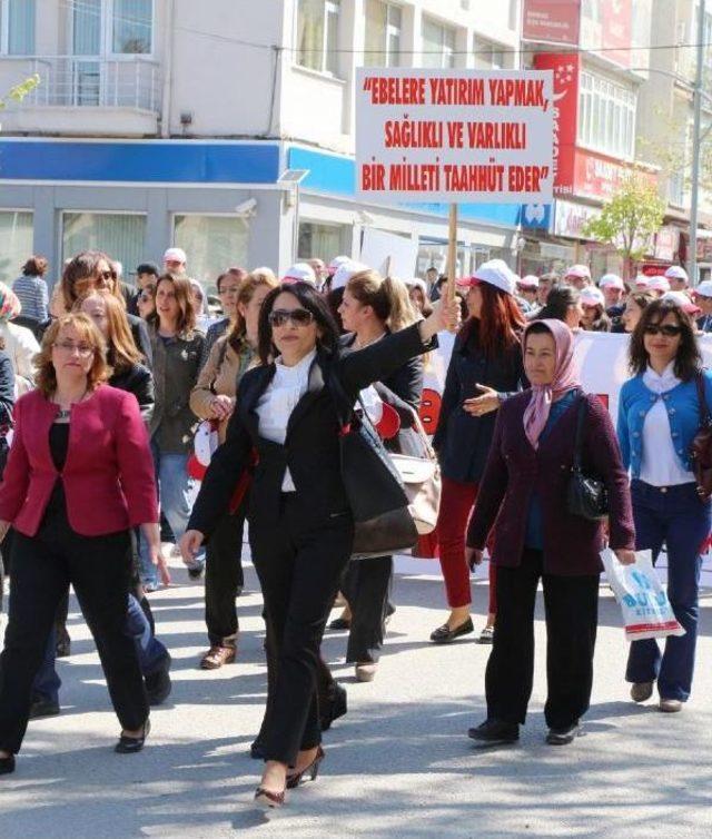 Ebelerle Gebeler Sezaryene Karşı Yürüdü