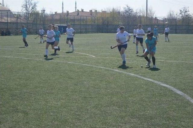 Afyonkarahisar&rsquo;da 11 Takımın Katılımı İle &ldquo;&ccedil;im Hokeyi&rdquo; Turnuvası Başladı 1