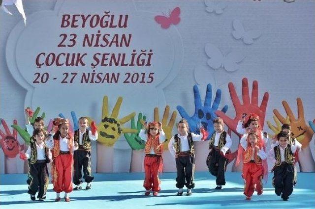 Beyoğlu&rsquo;nda 23 Nisan Coşkusu 1