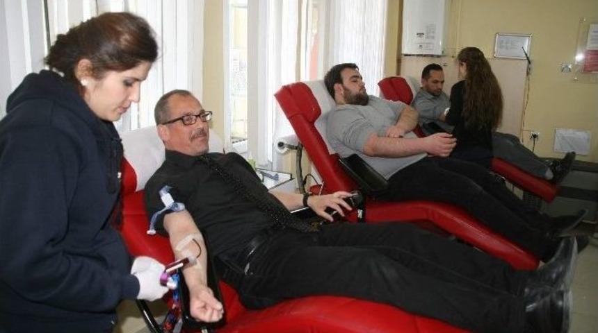 Yozgat K&uuml;lt&uuml;r M&uuml;d&uuml;rl&uuml;ğ&uuml; Personelinden Kızılay&rsquo;a Kan Bağışı