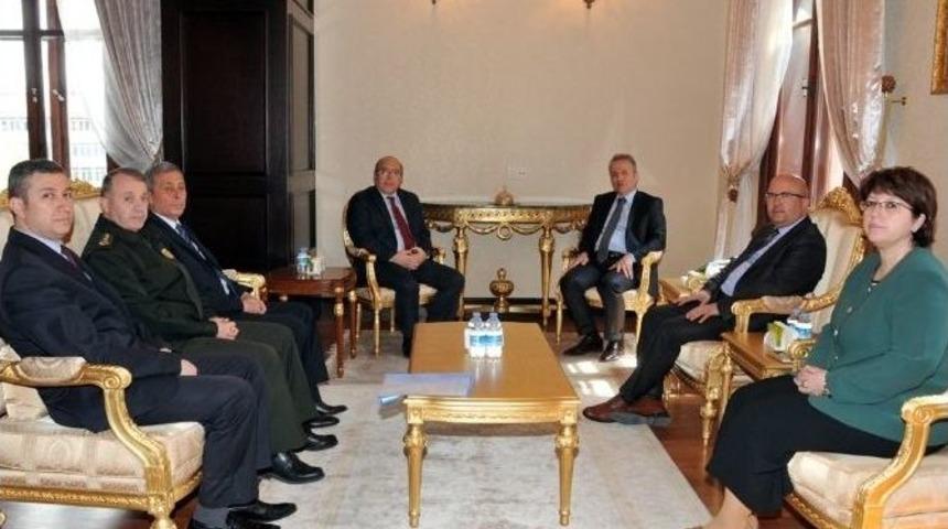 M&uuml;steşar Dursun Afyonkarahisar&rsquo;da İncelemelerde Bulundu