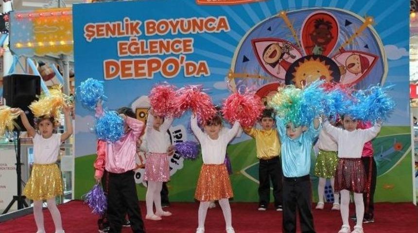 Deepo&rsquo;da &Ccedil;ocuklar Sahne Aldı