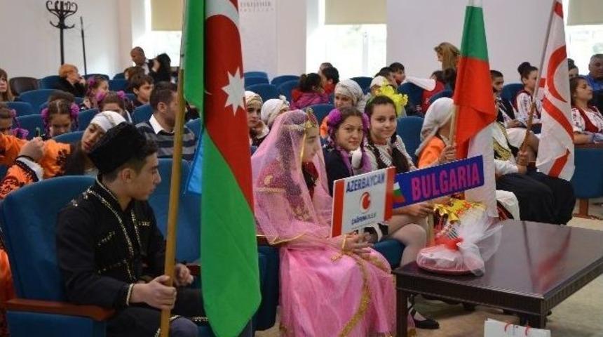 Vali Tuna T&uuml;rk D&uuml;nyası &Ccedil;ocuklarını Ağırladı